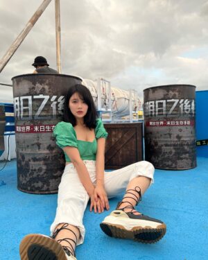Jane Chen Instagram - 啦啦啦 超開心到高雄美麗海港受邀體驗「明日：希望號」首航活動！

舒適的搭乘時光、豐富的遊戲闖關活動和難以忘懷的夕陽美景，短短的兩小時與人與景的互動，都帶給我滿滿的感動和感謝

謝謝有這麼好的遊戲產出，有各位玩家的熱情支持，我才有可能經歷到這一切的美好😍

偷偷洩密一下！

⛴官方加開8/13、8/20「明日：希望號」的場次~想體驗快來報名（連結我放限動🫶🏻）
https://tinyurl.com/2n8ar6oc

「明日之後」最新一集也在8/14號上映噢！當然女主還是我😎

#明日之後 #明日希望號 #屍控之海  #8月12日駭浪求生