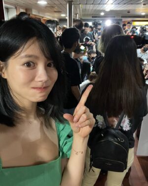 Jane Chen Instagram - 啦啦啦 超開心到高雄美麗海港受邀體驗「明日：希望號」首航活動！

舒適的搭乘時光、豐富的遊戲闖關活動和難以忘懷的夕陽美景，短短的兩小時與人與景的互動，都帶給我滿滿的感動和感謝

謝謝有這麼好的遊戲產出，有各位玩家的熱情支持，我才有可能經歷到這一切的美好😍

偷偷洩密一下！

⛴官方加開8/13、8/20「明日：希望號」的場次~想體驗快來報名（連結我放限動🫶🏻）
https://tinyurl.com/2n8ar6oc

「明日之後」最新一集也在8/14號上映噢！當然女主還是我😎

#明日之後 #明日希望號 #屍控之海  #8月12日駭浪求生