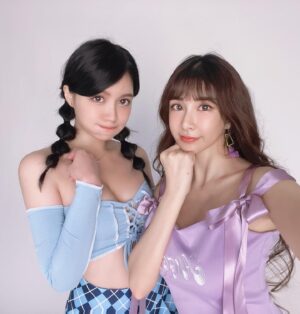 Jane Chen Instagram - 我們是新團體：LalaLove～～🤣🤣🤣

9:45 我在@uplive 等你🥰
ID 👉🏻lovepitw