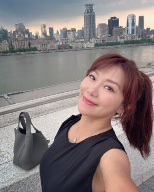 Jane Lee Instagram - 浦東美術館看畫看風景都美
上海新天地依舊好逛好美食
豫園仍然人山人海古色古香
上海四天三夜小旅行很可以
#該回家上班了 
#正能量