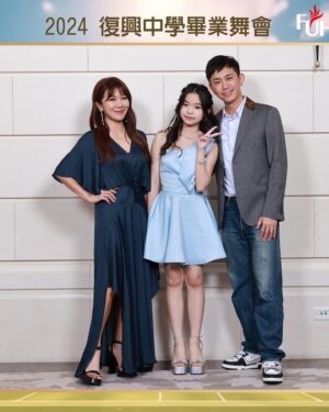 Jane Lee Instagram - 小可樂畢業快樂🥳
謝謝復興給妳10年的養分
即將邁向人生更多挑戰的階段
復興小火炬繼續發光發熱💪🏻
#一轉眼就是10年￼￼￼
#台下都是媽媽在哭