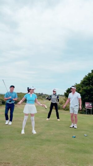 Jane Lee Instagram - 挑戰16蹲💪🏻💪🏻💪🏻跳完開球的時候還在喘🤣 #igolf #energy