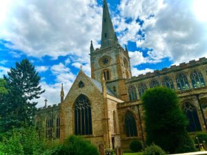 Jane Lynch Instagram - I’ve been a scholar. For the last three weeks. At @oxford.university @mertonoxford. Here’s the proof. The next photo is of @holytrinitychurchstratford where Shakespeare is buried. It’s in #stratforduponavon where he was born, lived and died.