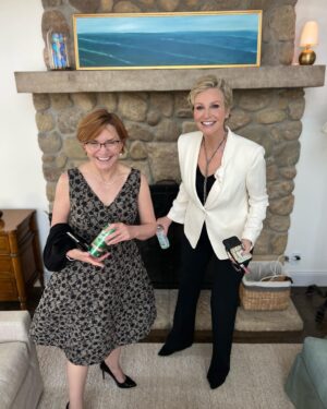 Jane Lynch Instagram - We’re goin’ to the Creative Emmy’s! (Makeup by the miracle worker @theycallmeamyh)
