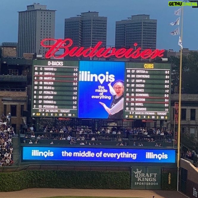 Jane Lynch Instagram - The middle of Wrigley Field! Illinois, the #middleofeverything #enjoyillinois @cubs