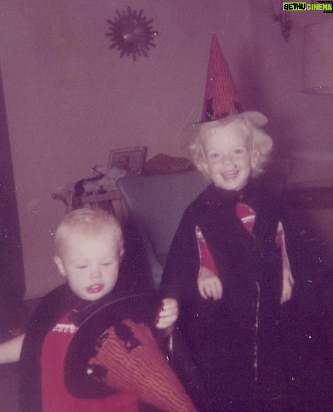 Jane Lynch Instagram - Scary! Jane and Julie in the early 1960s. ๐๐งโโ๏ธ๐งน