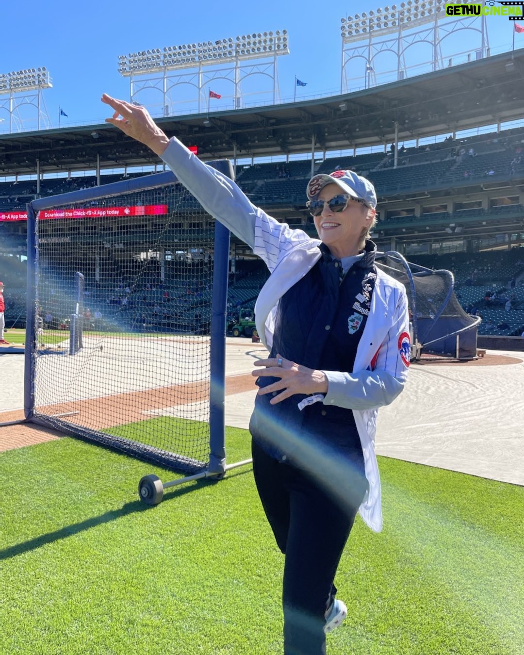 Jane Lynch - 7.6K Likes - Threw out the first pitch, sang Take Me Out To The Ball Game and the Cubs WON! @cubs @enjoyillinois
