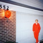 Jane Lynch Instagram – Mom loved the opportunity to wear a themed outfit. 🎃🤗💗
