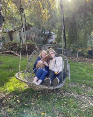 Jane Lynch Instagram - In the canyon with sis and @francinethedoodle