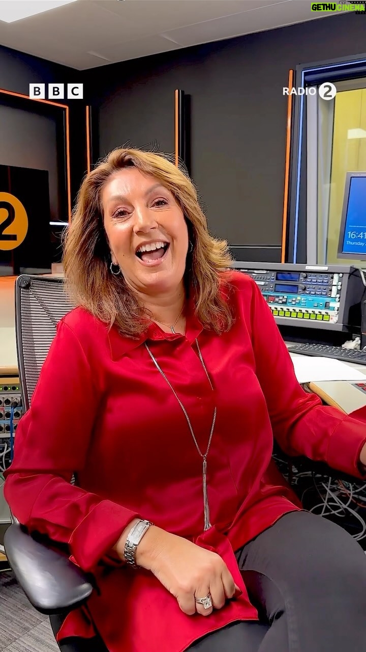 Jane McDonald Instagram - Christmas with Jane McDonald. Christmas Day from 12pm ๐๐งก