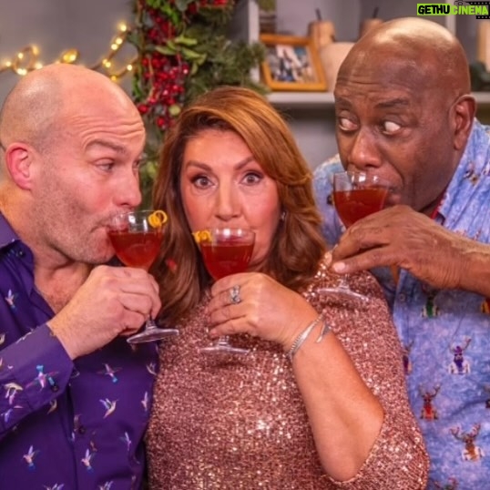 Jane McDonald Instagram - Jane McDonald joins Ainsley Harriott on Ainsley’s Festive Flavours on Christmas Day at 2pm on ITV1! Expect mouth-watering dishes, creative cocktails & gorgeous guests! @thejanemcdonald @ainsleyfoods