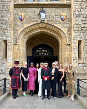 Jane Moore Instagram - We had an incredible after hours peek at the Crown Jewels last night courtesy of the Yeomans and their partners who live and work at the Tower of London. Such a special evening and thankfully, after dinner, they let us back out again…  @kayeadamsofficial @charlenewhite @natalieedwards_tv 
#toweroflondon #yeomans #beefeaters #crownjewels