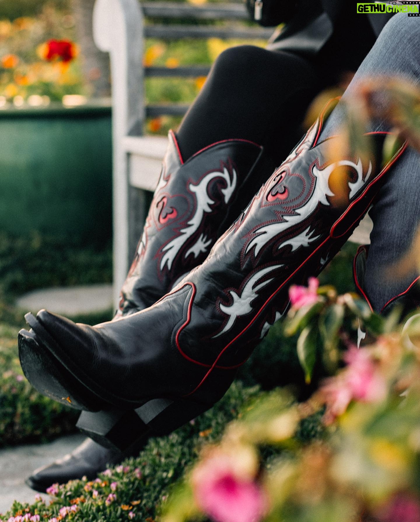 Jane Seymour Instagram - Crossroads: As a twist of fate would have it, an instant friendship blossomed when Jane Seymour met the CEO of Dixon Boots at the Philadelphia airport. This serendipitous encounter led to the creation of the “Open Heart Boots by Jane Seymour” collection, blending Jane’s artistic vision and iconic open hearts design with Dixon Boots’ timeless craftsmanship. The “Open Hearts by Jane Seymour® Boots” by Dixon Boots: Pre-Orders Now Live!