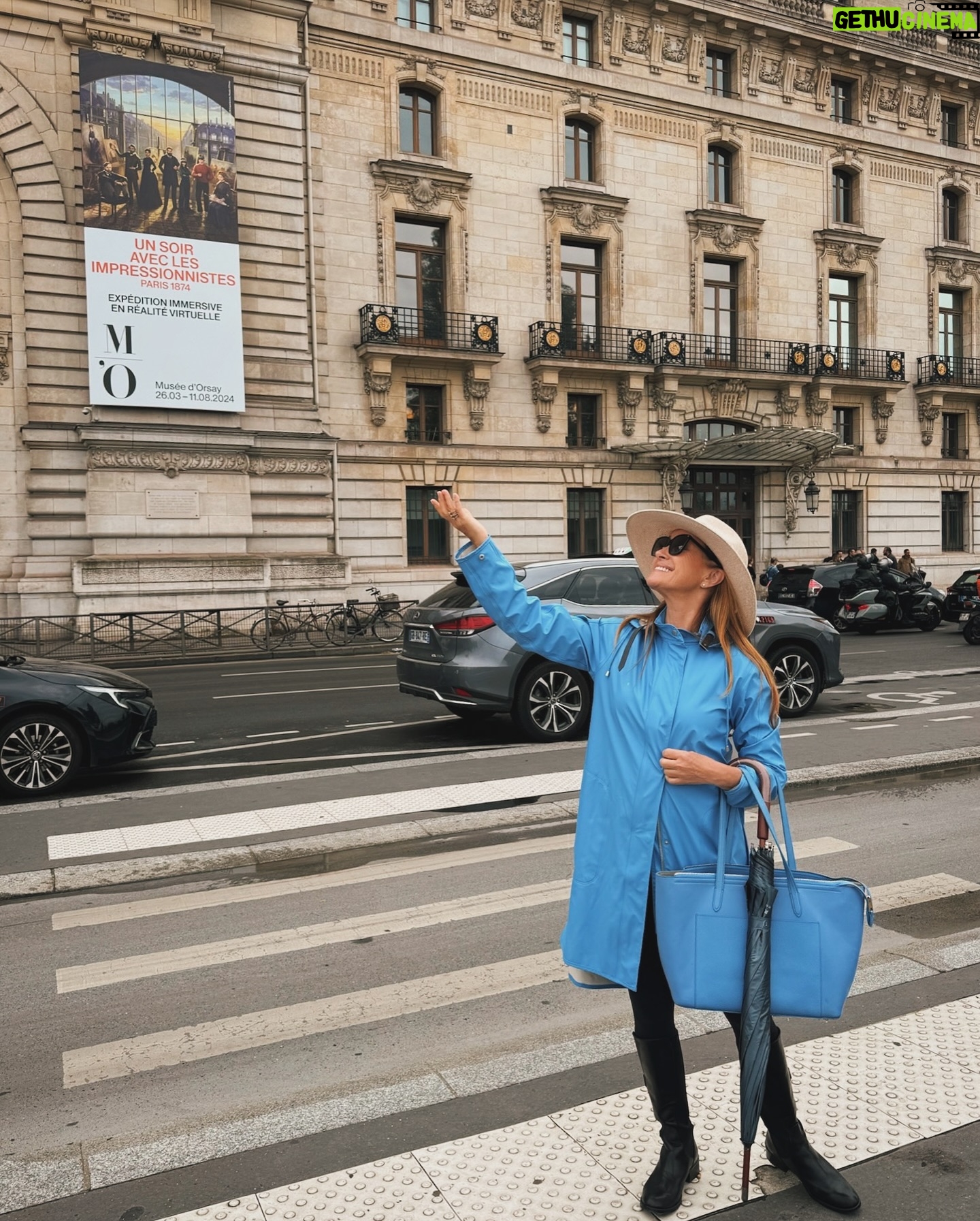 Jane Seymour - 5.7K Likes - Bonjour Paris!👩🎨🇫🇷 Arrête-toi et sens les fleurs! 🌺