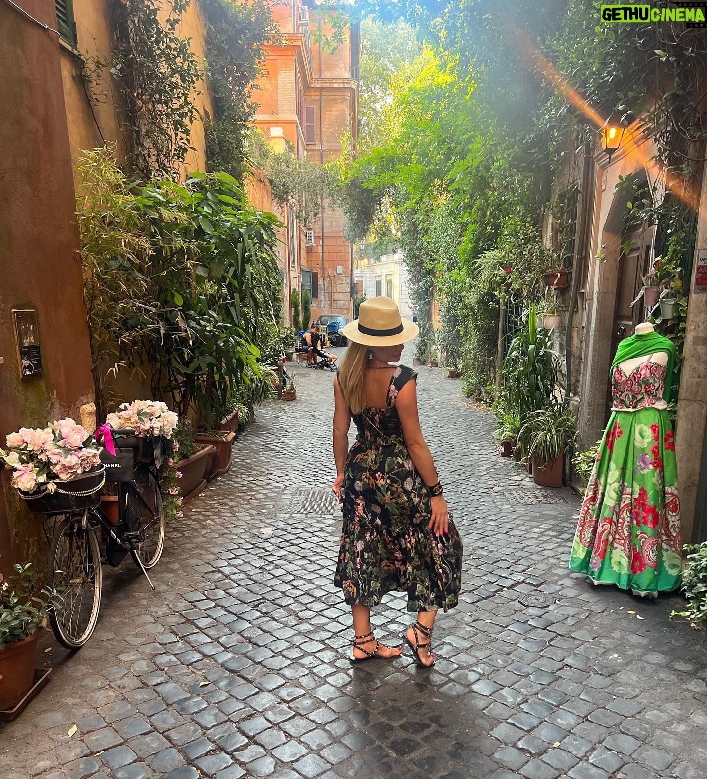 Janelle Pierzina Instagram - Way too much pasta and gelato 🍧 #italianvacation🇮🇹