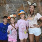 Janelle Pierzina Instagram - Disney with my besties! ♥️♥️♥️♥️