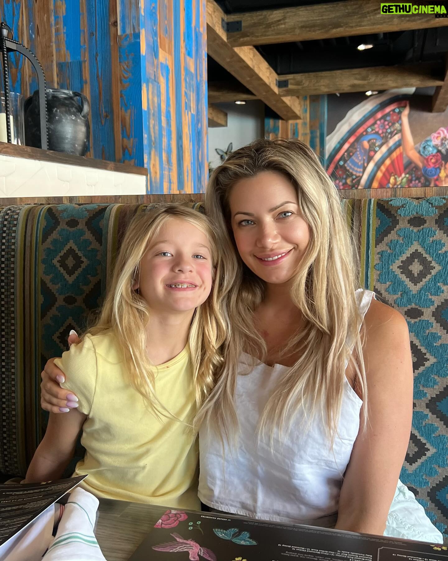 Janelle Pierzina Instagram - Life Lately 🥰 St. John girls trip, cheer trip to Orlando with my daughters & mom and a Traitors Drag dinner with @bergielicious35