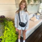 Janelle Pierzina Instagram - And they’re off!! First Day of School! 🍎 Violet 6th Lincoln 4th Stella 3rd