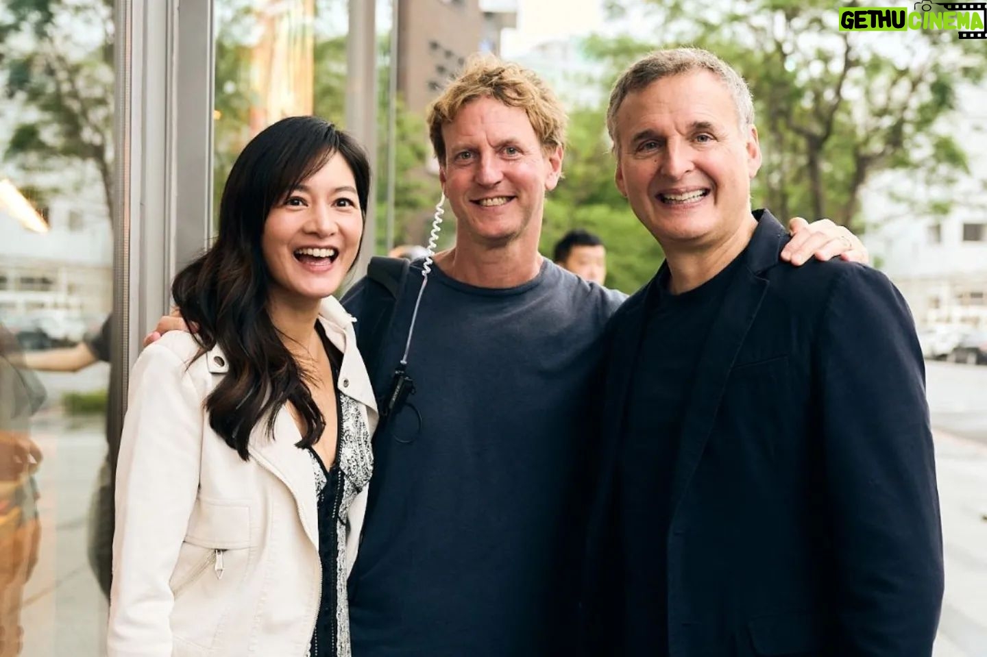 Janet Hsieh Instagram - Guess who had a date with @phil.rosenthal in Taipei!?!? Somebody Feed Phil, season 7. TAIPEI out now on Netflix. 趕快去 @netflix 看看最可愛的《環球饗宴:菲爾來吃飯》。這次我有幫忙胃他吃 @raw_taipei @andrechiang_sg Thanks for letting me borrow him for a bit @monicahoranrosenthal 😜😜