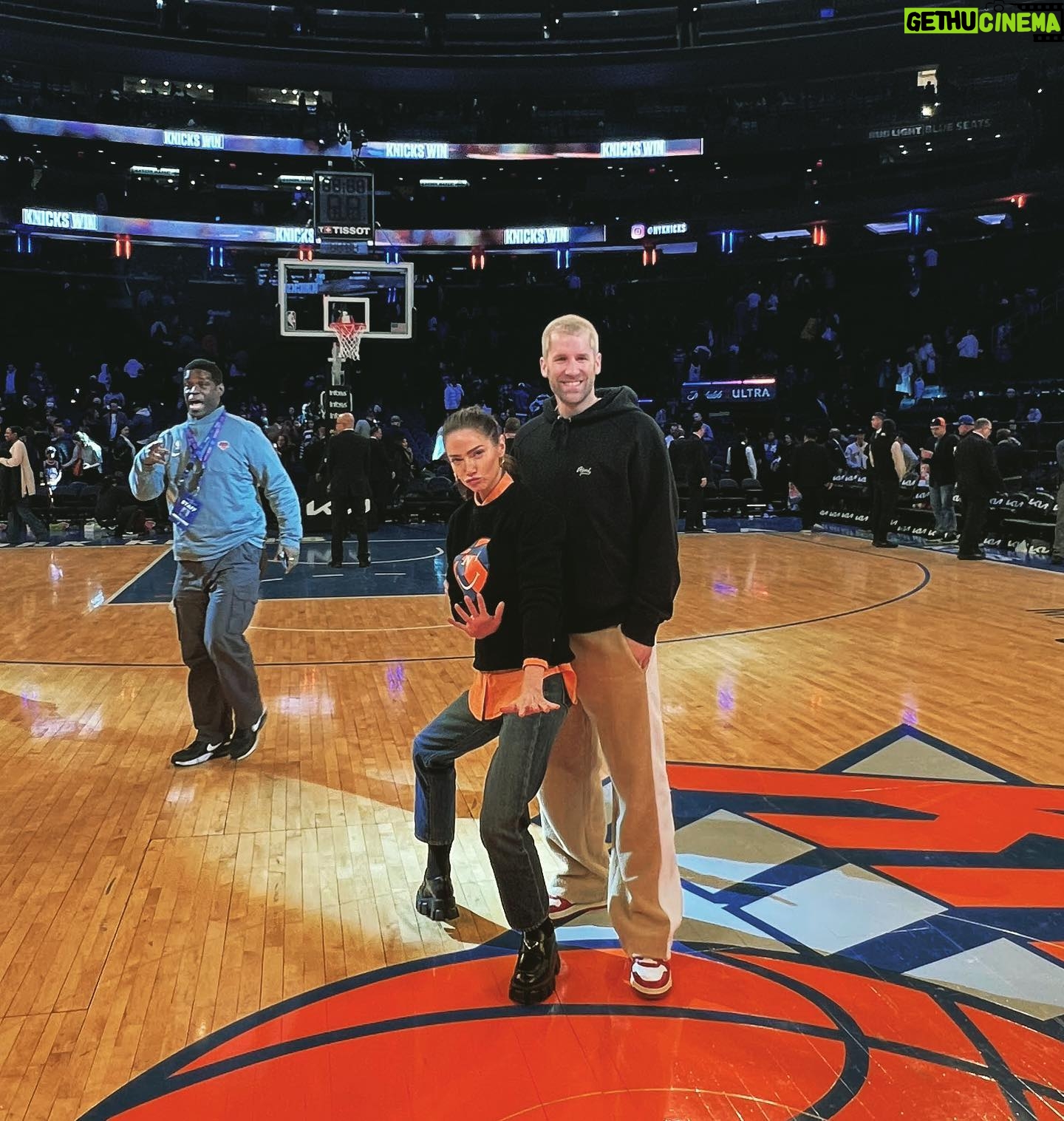 Janet Montgomery Instagram - The shortest player to ever grace Madison Square Garden with their presence. It me.