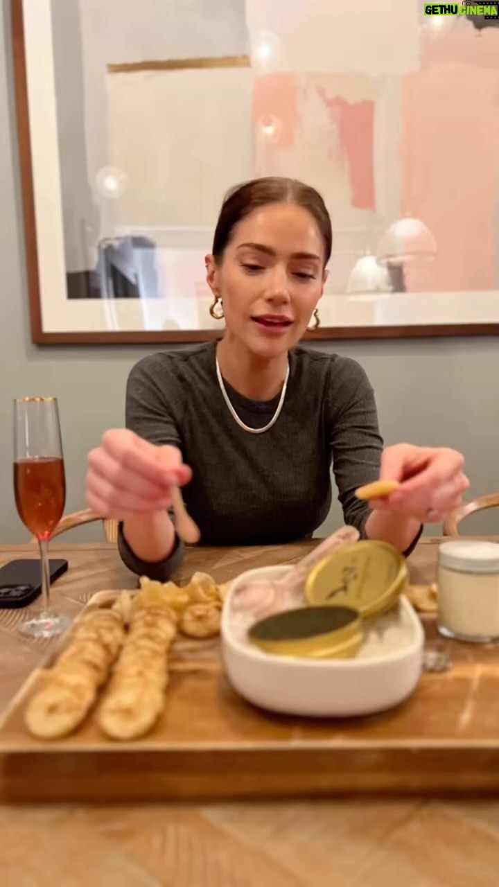 Janet Montgomery Instagram - The yummiest in Brooklyn @pearlstreetcaviar