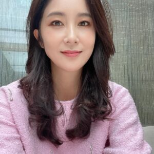 Jang Ga-hyun Instagram - 생존신고~🥰