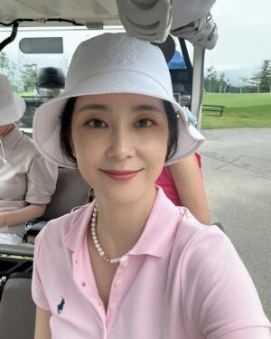Jang Ga-hyun Instagram - 🤪 엉망진창 ⛳️