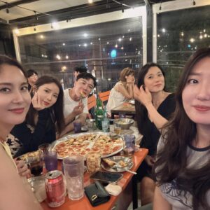 Jang Ga-hyun Instagram - 🥰