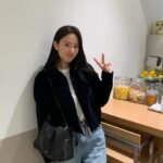 Jang Hui-ryeong Instagram - #loewe#로에베#Flamencopurse 🖤
