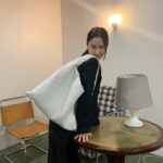 Jang Hui-ryeong Instagram - 🖤