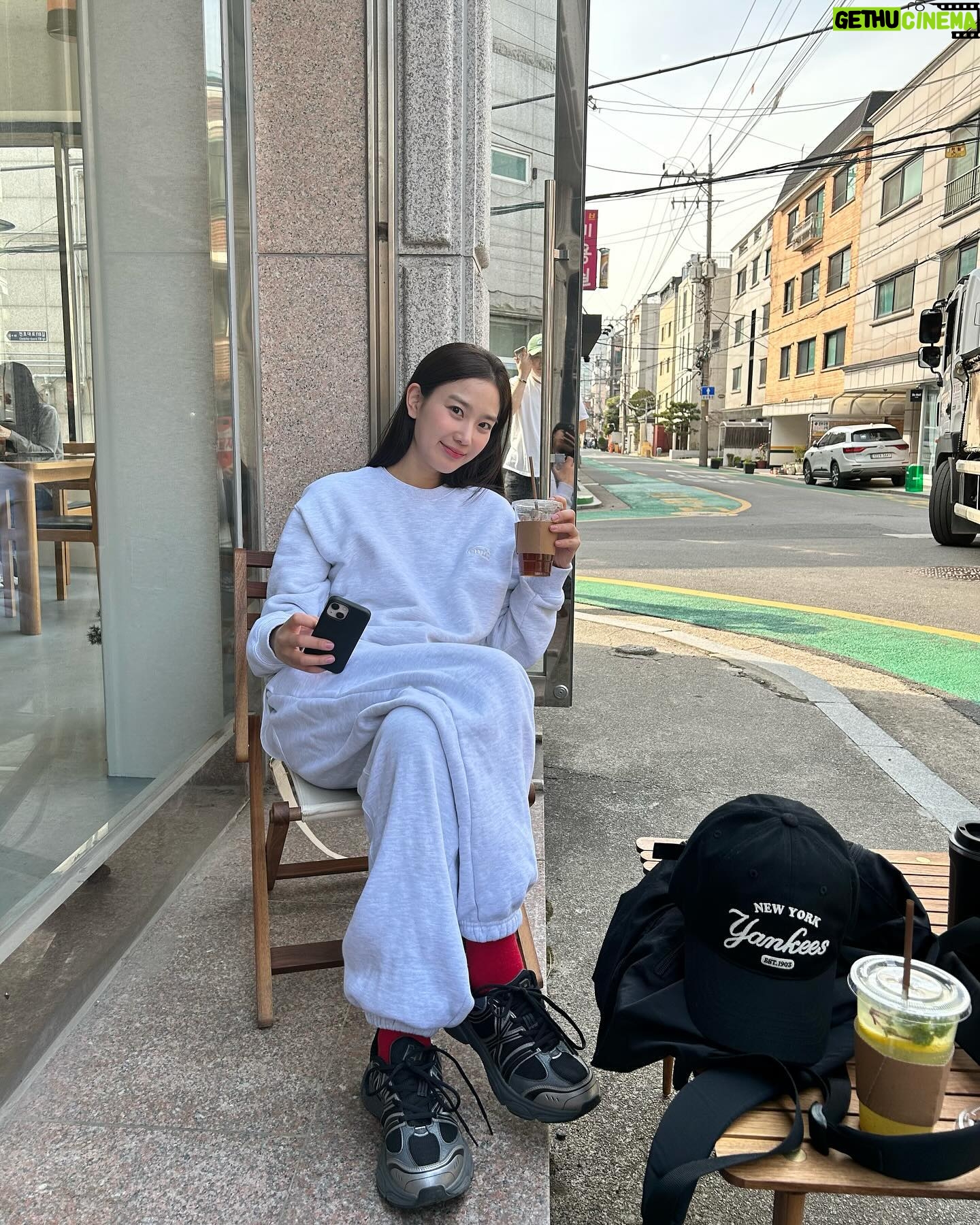 Jang Hui-ryeong Instagram - @mlbkorea #광고#MLB신발#MLB에이스러너 4/5일 출시🖤