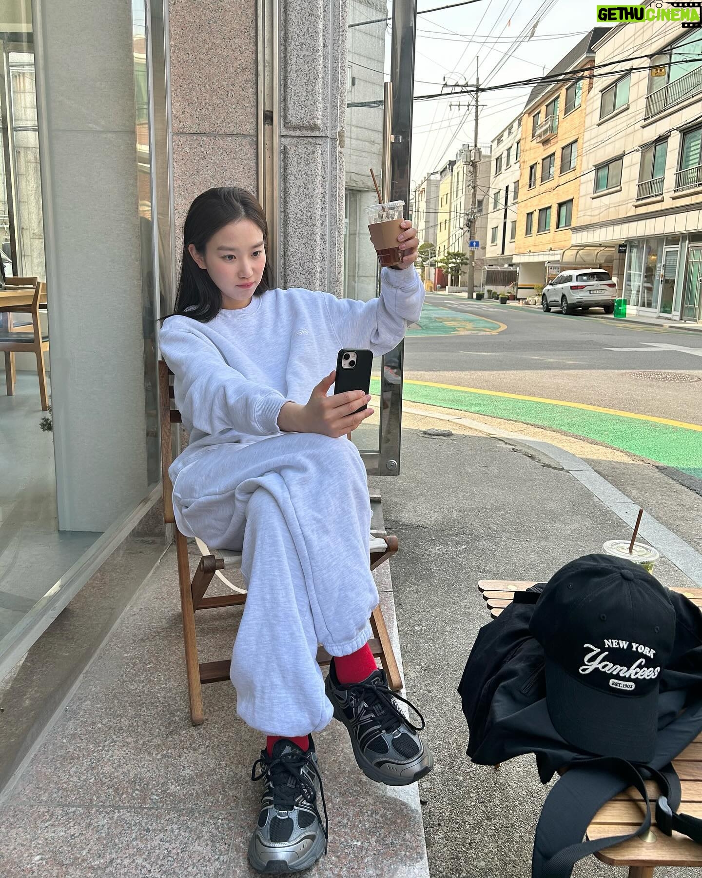 Jang Hui-ryeong Instagram - @mlbkorea #광고#MLB신발#MLB에이스러너 4/5일 출시🖤