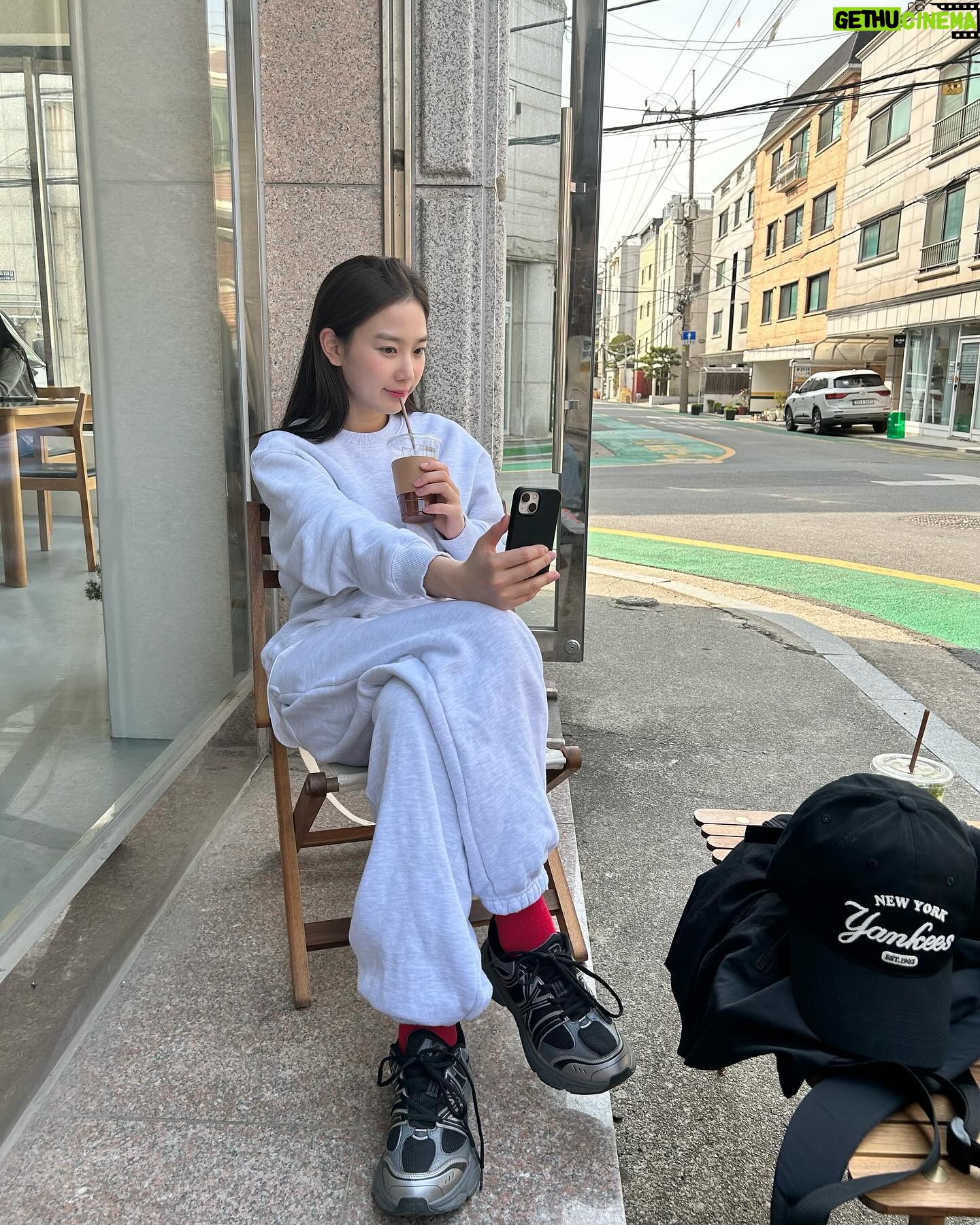 Jang Hui-ryeong Instagram - @mlbkorea #광고#MLB신발#MLB에이스러너 4/5일 출시🖤
