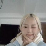 Jang Ye-eun Instagram - 나만 춥나👀