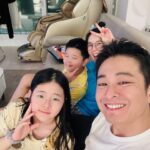 Jang Young-ran Instagram - 연휴 잘 보내셨어용? 😍 저도 가족들과 행복한 시간을 보냈어요💓 집순이둘 ✌🏻집돌이둘✌🏻은 준우는 #무수비 지우는#버터장조림 남편은#양푼비빔밥 각자 스타일은 달라도 참 잘 먹어서 이쁜 가족이랍니다.❤️ 비가 #주룩주룩☔️ 어제오늘😜 이런 날엔 #만화카페🍀 그리고 집에서 비 소리 들으며 #영화보는게최고지유😝😍 사랑 주고 받고😜💕 푹 충전했으니 우리 내일 또 열심히 달려보아요💪🏻💖 #장영란그램💕 #영라뉴화이팅💪🏻💪🏻💪🏻💕💕 #에이급장영란화이팅💓💓💪🏻