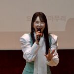 Jang Young-ran Instagram - 살다 살다 이런 일이🥹💕🙏 다 따듯한 시선으로 🥹 저를 있는 그대로 봐주신 여러분 (내새끼님들 인친님들💕)덕분인거 같아요🥰 아무것도 아닌 제가 강연을 했어요👏👏👏🥹🙏 #가문의영광❤️ 큰 용기를 낸 이유는 지우준우 남편의 응원이 컸던거 같아요💖 @jaseng_han 너무 너무 너무 떨렸지만 😅 지우준우 키우면서 어려웠던점 좋았던점 경험을 얘기해드리니 300분들의 눈빛이 반짝 반짝 초롱초롱 어찌나 감사하던지요🥹🙏#감동😭💕 끝까지 경청해주셔서 너무 감사드려요💖💓🙏 저의 첫 강연 5월10일 잊지 않겠습니다.❤️ 내새끼님들 인친님들💕덕분에 전 또 꿈을 꿉니다.💓🙏 #진심으로감사드려요🙇‍♀️ #장영란그램💕 #A급장영란😍 #영라뉴화이팅💪🏻💪🏻💪🏻💕💕