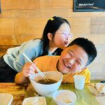 Jang Young-ran Instagram - 지우랑 커플자켓 입구 온가족 나들이💓💓 잘 크고 있는 내단짝 친구👍지우😘 우리 인친님들 내새끼님들 잘지내고 계시죠?😁🥰 날이 너무 이쁘네요😘 진짜 봄이 왔나봐요💕 2024년 봄 ❤️ 설레이는 일들 많이 일어나시길요🥹🙏🥰 #영라뉴일주년🥰 @youngranu_official_ #많은사랑감사드려요🙇🏻‍♀️ 늘 모든 열심히 하는 영란이될께유😊😆💓 봄되니 열정이 부글부글 😍🥰 #장영란그램💕 #장블리그램💕 #영라뉴화이팅💪🏻💪🏻💪🏻💕💕 #에이급장영란화이팅💓💓💪🏻