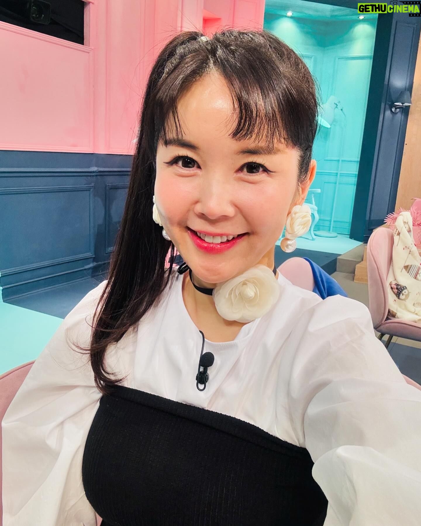 Jang Young-ran Instagram - #μΈκ°μ€λ¬π
π€£π κ°μ΄ μμ΄μππ κ΅Ώλͺ¨λπ μ€λβ€οΈμμ κ° λμΉλ πͺπ» κΏμ μ΄λ£¨λ ν루 λμΈμπ #AκΈμ₯μλμ
λ‘λλμ΄μπ #κΌλ³΄λ¬μ€μΈμ ππ μ€λλ μ μ¬λ¬λΆνΈ #λͺ¨λν볡ν΄μ ΈλΌμπ« #μ₯μλκ·Έλ¨π #μ₯λΈλ¦¬κ·Έλ¨π #μλΌλ΄νμ΄ν
πͺπ»πͺπ»π #μμ΄κΈμ₯μλνμ΄ν
πππͺπ»