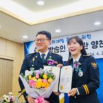 Jang Young-ran Instagram - 존경하고 사랑하는 우리 아빠 💓 자랑스런 이름 장원수💓🙏 아빠 오늘 보고 있었지? 아빠의 딸 아빠의 공주가☺️ 양천경찰서 범죄 예방 홍보 대사가 되었어🙏 아빠가 근무하셨던 곳에 오니 어찌나 아빠 생각이 간절하던지 참 많이 보고 싶고 만지고 싶고 안고 싶고 이 영광스런 자리에 아빠와 함께 하고 싶었어 참 많이 자랑스러워 하실 아빠 모습이 참 많이 기뻐하실 아빠 모습이 눈에 선해서 왈칵 눈물이 나왔지만 잘 참았어 근데 아빠와 함께 근무하셨던 “장원수 경무계장님 항상 존경합니다. “ 그 문구를 보고 꾹꾹 참았던 감정이 북받쳐올라 에고. . 글쎄 눈물이 왈칵 터져버렸지모야. . 아빠가 내 아빠라는게 너무 자랑스러워서 아직도 아빠를 기억하는 분들께 너무 감사해서 이제 딸 울리기 없기☝️ 아빠명예 더 빛나게 #양천경찰서 #범죄예방홍보대사 멋지게 잘해볼께💪🏻 아빠. . 너무 많이 보고싶고 사랑해요💕 #장영란그램💕 아빠 너무 사랑해💓 그리고 존경합니다.