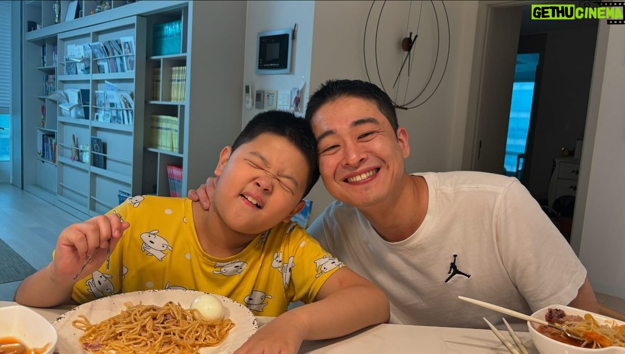 Jang Young-ran Instagram - ํ๊ฒ์ง๊ฒ ๐๐คฃ ๋จน๋ ๊ฒ๋ ๋ฎ์ ๋ถ์๐ฅน๐ ๋จธ๋ฆฌ ์คํ์ผ๋ ๋๊ฐ์๐๐๐ #๋๋ค์ค๋์ปคํธํ๋ค์ง์๐ ์ง์ฐ๋ ๋ฒ ์ด์ปจํฌ๋ฆผํ์คํ๋ง๐ ์ค์ฐ๋ ๋ฒ ์ด์ปจํฌ๋ฆผํ์คํ์ ๋ถ๋์ฐ๊ฐ๐ ๋จํธ์ ๋ถ๋์ฐ๊ฐ์์ธ ์ํผ์ค์ด๋ฌด์นจ๐คฃ ๋ #๋ก๋ณถ์ด๐๐คฃ ์์ฑ์ ๋ค๋ฅด์ง๋ง ์๋ก์ฌ๋ํ๋ ๋ง์์ ํ๋ ์
๋๋ค.๐ #์๋จน์ด์ด์๊ฐ์กฑ์
๋๋ค๐๐ ์ด๋ฌ๋ ์๊พธ ์๊พธ ํด์ฃผ๊ณ ์ถ์์๐
๐ #์ค๋๋์ฌ๋๋์น๋ํ๋ฃจ๋์ธ์๐๐ #์ฅ์๋๊ทธ๋จ๐ #์๋ผ๋ดํ์ดํ
๐ช๐ป๐ช๐ป๐ช๐ป๐๐ #A๊ธ์ฅ์๋โค๏ธ