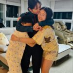 Jang Young-ran Instagram - 존경하고 사랑하는 우리 아빠 💓 자랑스런 이름 장원수💓🙏 아빠 오늘 보고 있었지? 아빠의 딸 아빠의 공주가☺️ 양천경찰서 범죄 예방 홍보 대사가 되었어🙏 아빠가 근무하셨던 곳에 오니 어찌나 아빠 생각이 간절하던지 참 많이 보고 싶고 만지고 싶고 안고 싶고 이 영광스런 자리에 아빠와 함께 하고 싶었어 참 많이 자랑스러워 하실 아빠 모습이 참 많이 기뻐하실 아빠 모습이 눈에 선해서 왈칵 눈물이 나왔지만 잘 참았어 근데 아빠와 함께 근무하셨던 “장원수 경무계장님 항상 존경합니다. “ 그 문구를 보고 꾹꾹 참았던 감정이 북받쳐올라 에고. . 글쎄 눈물이 왈칵 터져버렸지모야. . 아빠가 내 아빠라는게 너무 자랑스러워서 아직도 아빠를 기억하는 분들께 너무 감사해서 이제 딸 울리기 없기☝️ 아빠명예 더 빛나게 #양천경찰서 #범죄예방홍보대사 멋지게 잘해볼께💪🏻 아빠. . 너무 많이 보고싶고 사랑해요💕 #장영란그램💕 아빠 너무 사랑해💓 그리고 존경합니다.