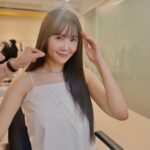 Jang Young-ran Instagram - 매거진 화보 😝☝️☝️ 너무 감사히🙏🥹 협찬사진으로 갈고 닦은 포즈로 😁 최선을 다해 재미나게 작업했어요💓💓 감사합니다👍💓 너무 멋찐의상 💕 헤어 🥰 메이컵😘 정말 오늘도 너희들 덕분에 내가 너무 힘이났어 고마워😭🥹💪🏻💕 하루하루 누구보다 빨리 가는 시간들 저만 빨리가나요? 벌써 수요일😜😁💕 이제 일요일은 4일 남았네요🥹🥹 (4월 28일) 두근두근 😭 내생애 첫 팬미팅 꺄😍😍 저 사실 너무 떨려요🥹😭💕💕 #장영란그램💕 #장블리그램💕 #에이급장영란화이팅💓💓💪🏻
