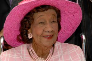Janice Bryant Howroyd Instagram - Did you know about Dorothy Height?

Celebrated as the "godmother of the women’s movement," Dorothy, a @ywcausa leader, and @ncnw_hq president for over 40 years, propelled women’s rights with her education and social work background. She was also among the few women on the speaker stage at the 1963 March on Washington, where Dr. King delivered his famous “I Have a Dream” speech. #blackhistorymonth