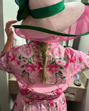 Janice Dean Instagram - I have to show you all the back “story” of the hat and the hair!  @camhatsnyc @javihairr perfection!