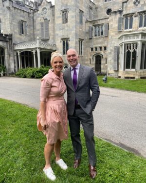 Janice Dean Instagram - Derby is done.  Now it’s time for the second oldest consecutive running sporting event: the county’s premiere dog show! The president of @westminsterkennelclub Don Sturz joins me on the podcast to talk about the 148th #bestinshow! Listen here: radio.foxnews.com/2024/05/05/an-…

https://radio.foxnews.com/2024/05/05/an-un-fur-gettable-dog-show/