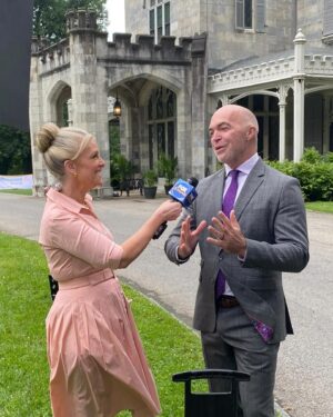 Janice Dean Instagram - Derby is done.  Now it’s time for the second oldest consecutive running sporting event: the county’s premiere dog show! The president of @westminsterkennelclub Don Sturz joins me on the podcast to talk about the 148th #bestinshow! Listen here: radio.foxnews.com/2024/05/05/an-…

https://radio.foxnews.com/2024/05/05/an-un-fur-gettable-dog-show/