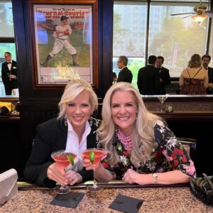 Janice Dean Instagram - The best part of coming to DC wasn’t the fancy party or getting dressed up.  It was seeing my bestie ⁦‪@ShannonBream‬⁩ and catching up. And no bail money had to be posted! 🤣