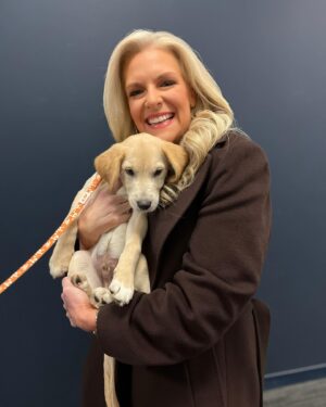 Janice Dean Instagram - It’s #NationalAdoptaShelterPetDay raising awareness for thousands of pets that are waiting for (and needing) adoption from shelters. Sam, Fin and Aaron are all adoptable from ⁦‪#BestFriendsAnimalSociety foxandfriends‬⁩ 🐾