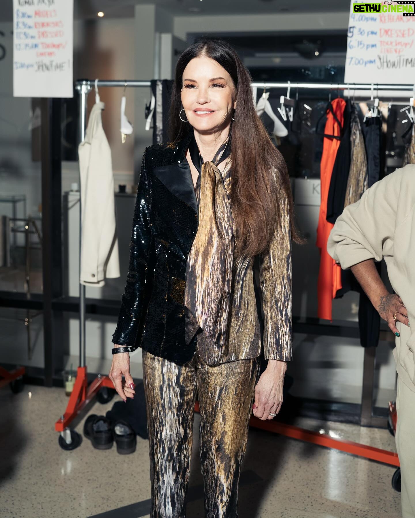 Janice Dickinson Instagram - At the @frowfw supporting the amazing @kimiaaryasilk 💕 Beautiful outfit! Thank you for having me #FRow #LAFW #KimiaAyraSilk
