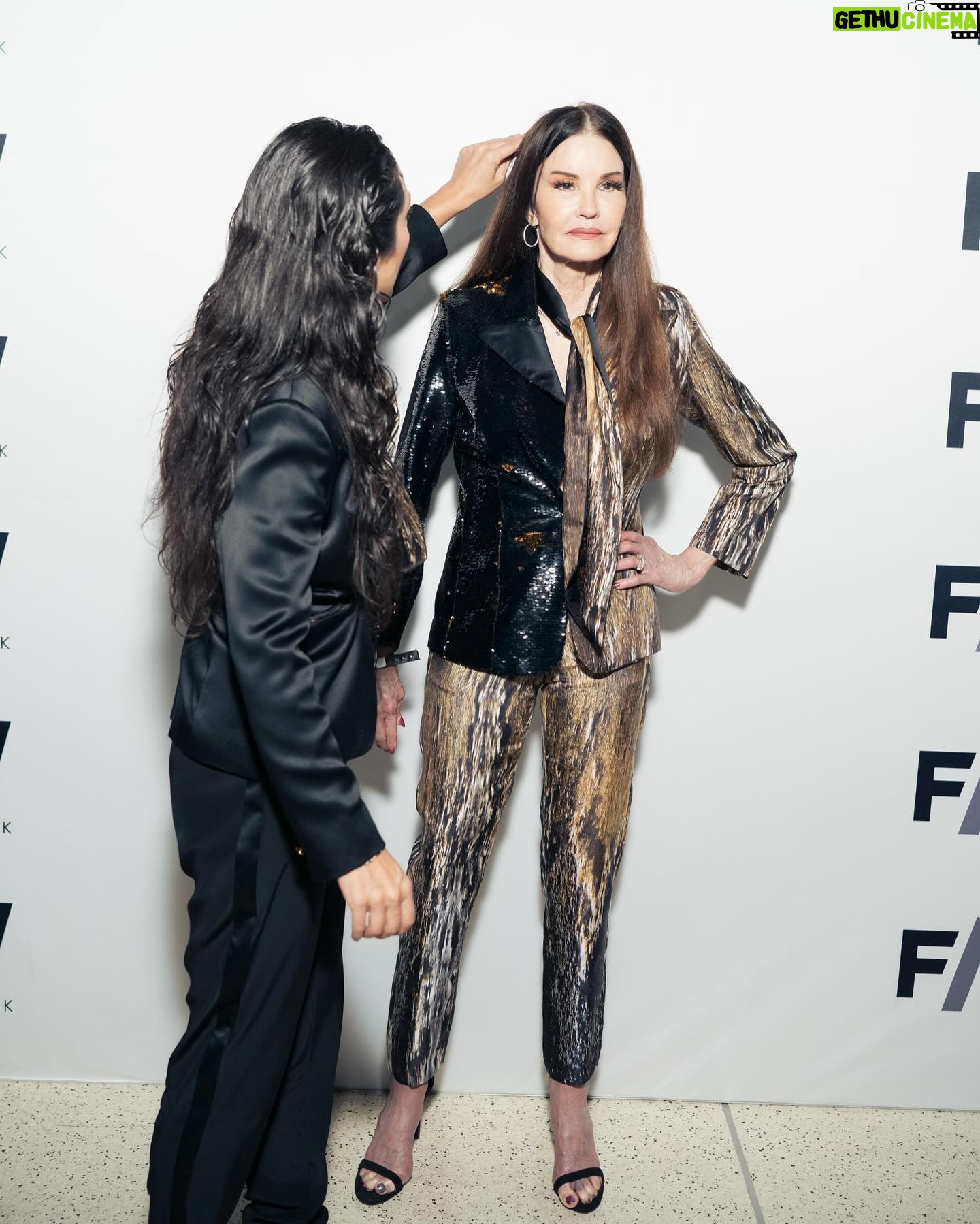 Janice Dickinson Instagram - At the @frowfw supporting the amazing @kimiaaryasilk 💕 Beautiful outfit! Thank you for having me #FRow #LAFW #KimiaAyraSilk